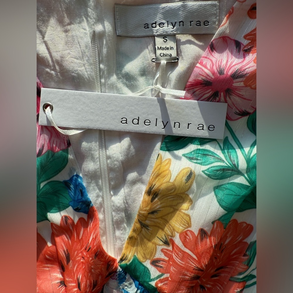 Adelyn Rae Floral Top - Picture 7 of 7